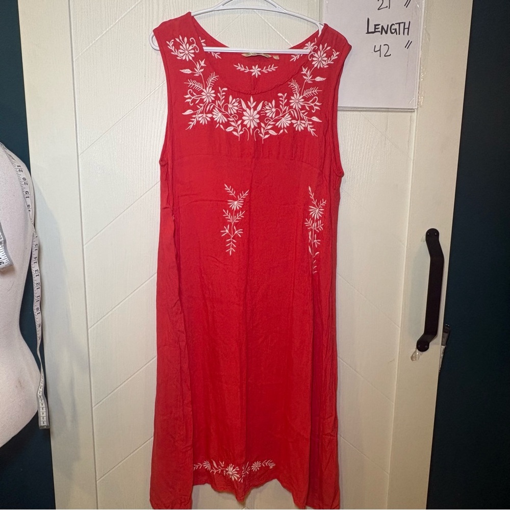 Anandas‎ Collection Red Floral Embroidered Boho Midi Dress Sleeveless Viscose